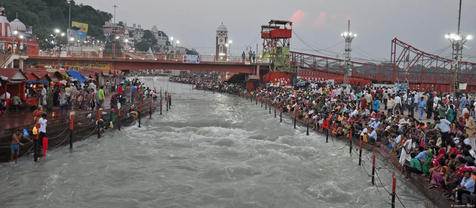 माँ गंगा: आस्था, जीवन और धार्मिक कथाओं की नदी